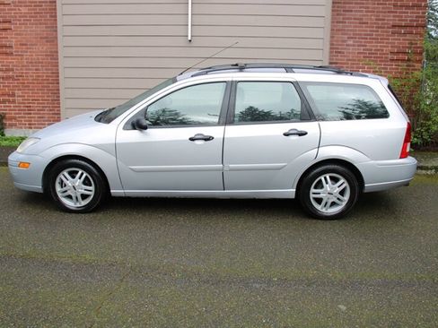 Used 2000 Ford Focus SE image 12