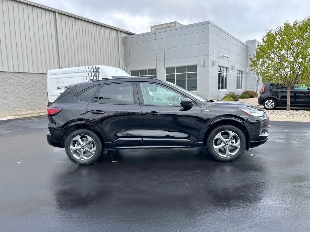 Used 2024 Ford Escape ST-Line AWD/4WD image 6