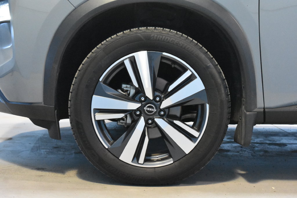 Used 2023 Nissan Rogue SL AWD/4WD image 27