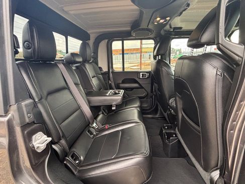 Used 2020 Jeep Gladiator Overland w/ Dual Top Group image 16