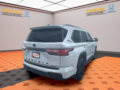 Used 2025 Toyota Sequoia Platinum AWD/4WD image 5