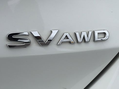 Used 2017 Nissan Rogue SV w/ SV Premium Package AWD/4WD image 28