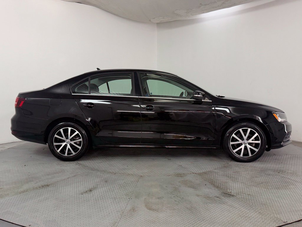Used 2017 Volkswagen Jetta SE FWD image 5