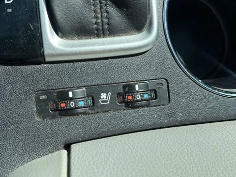 Used 2014 Toyota Highlander Limited Platinum image 10