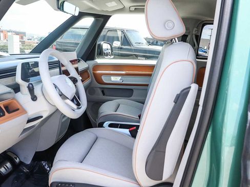 New 2025 Volkswagen ID. Buzz Pro S Plus AWD/4WD image 18
