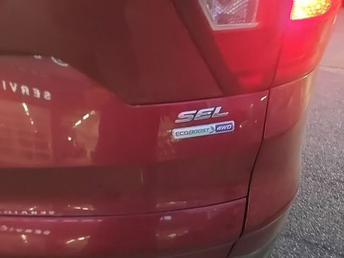 Used 2019 Ford Escape SEL image 9