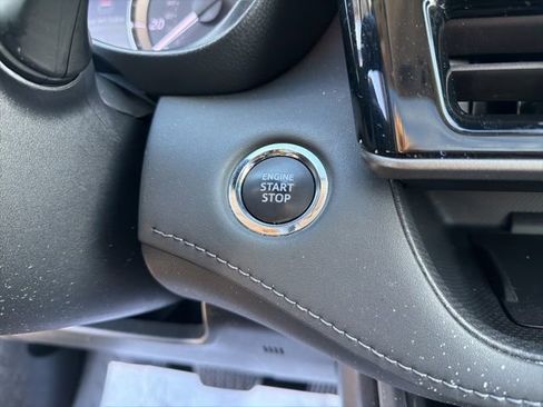 Used 2023 Toyota Highlander L image 21