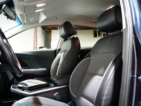 Used 2020 Kia Niro EX image 15