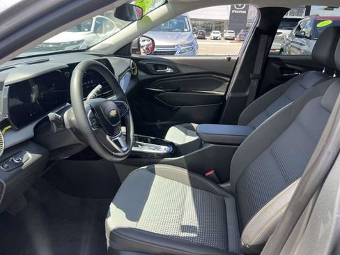 Used 2024 Chevrolet Trax LT w/ Driver Confidence Package FWD image 16