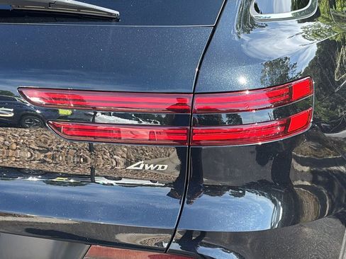 Used 2025 Genesis GV70 2.5T AWD/4WD image 46