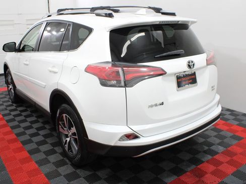 Used 2016 Toyota RAV4 XLE w/ Convenience Package AWD/4WD image 5
