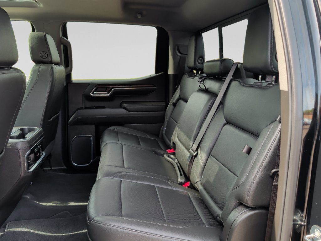 Used 2024 GMC Sierra 1500 SLT w/ SLT Premium Plus Package AWD/4WD image 31