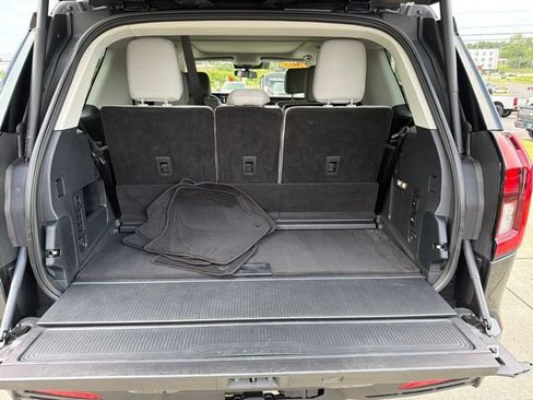Used 2025 Ford Expedition Active AWD/4WD image 16
