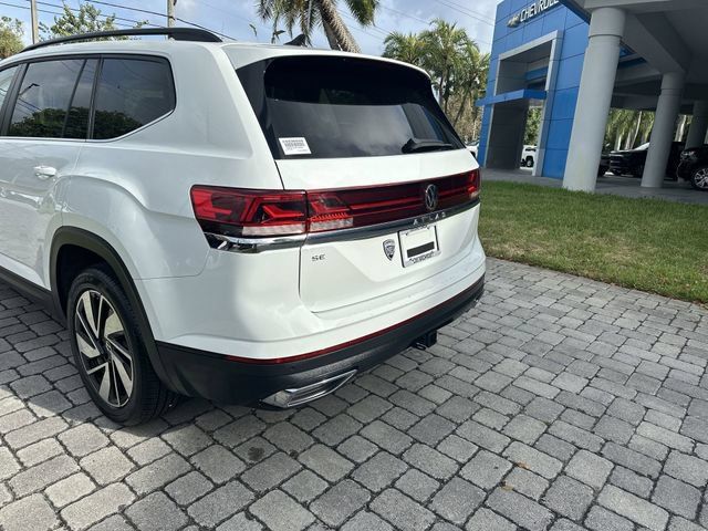 Used 2024 Volkswagen Atlas SE FWD image 12