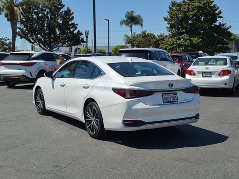 Used 2025 Lexus ES 300h w/ Premium Package FWD image 8
