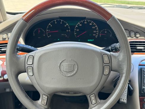 Used 2003 Cadillac Seville STS w/ Preferred Equipment Group FWD image 14