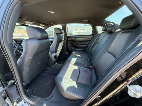 Used 2018 Honda Accord Sport image 8