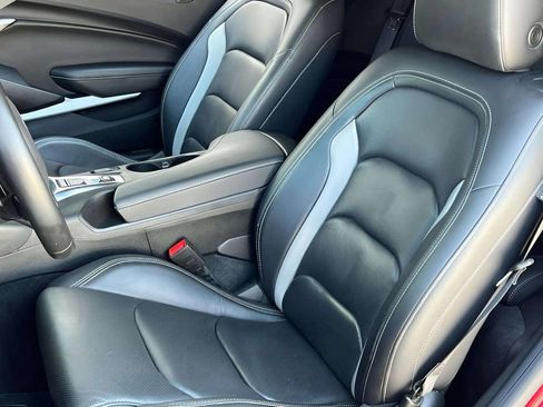Used 2021 Chevrolet Camaro LT w/ RS Package RWD image 7
