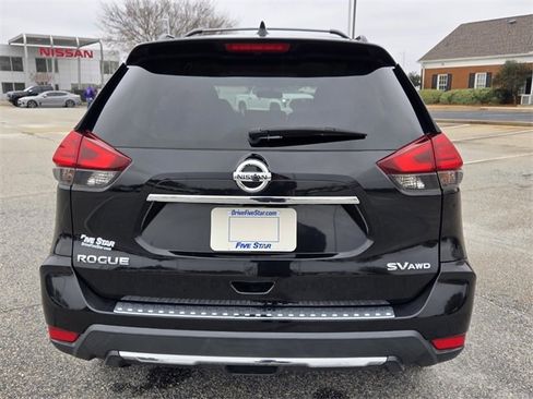 Used 2017 Nissan Rogue SV w/ Midnight Edition Package image 10