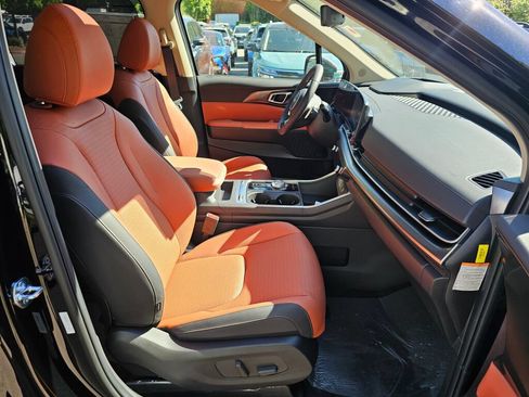 New 2026 Kia Carnival SX Prestige FWD image 32