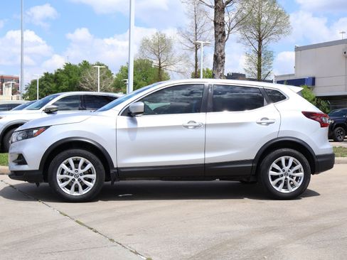 Used 2022 Nissan Rogue Sport S FWD image 3