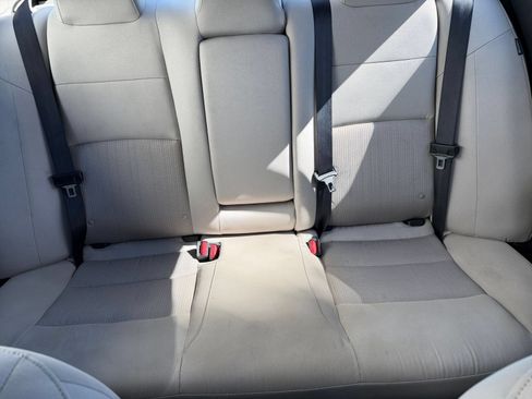Used 2025 Nissan Altima 2.5 SV FWD image 38