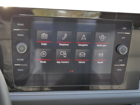 Certified 2025 Volkswagen Jetta SEL image 23