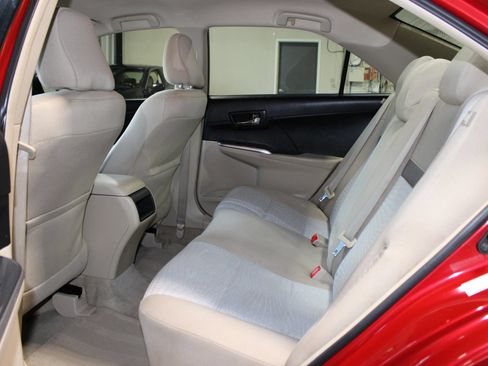 Used 2013 Toyota Camry LE FWD image 21