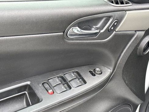 Used 2011 Chevrolet Impala Police FWD image 15