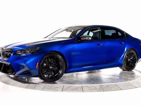 Used 2025 BMW M5 w/ Carbon Package image 1