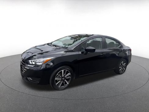 Used 2025 Nissan Versa SV FWD image 8