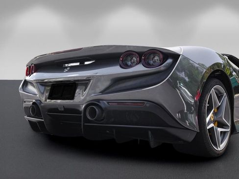 Used 2022 Ferrari F8 Tributo RWD image 18