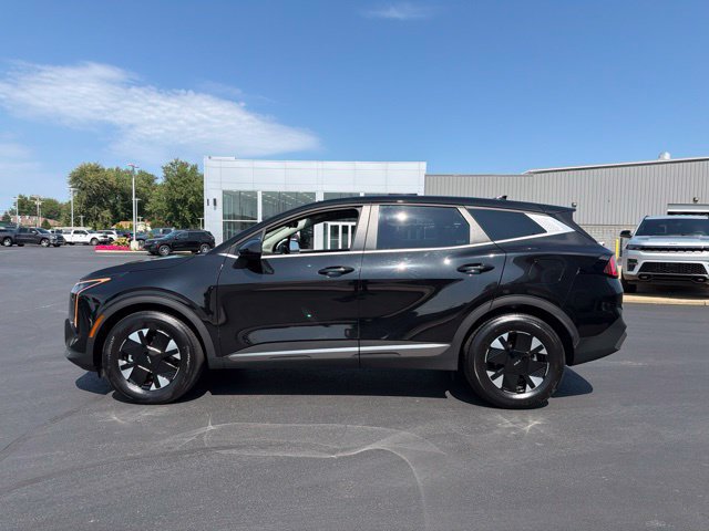 Used 2026 Kia Sportage LX FWD image 4