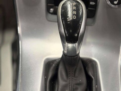 Used 2017 Volvo S60 T5 Dynamic image 26