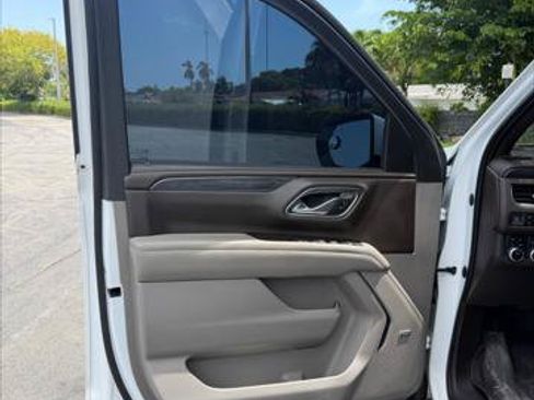 Used 2021 GMC Yukon SLT w/ SLT Premium Package AWD/4WD image 28