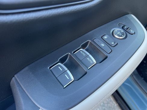 Used 2024 Honda HR-V EX-L image 11