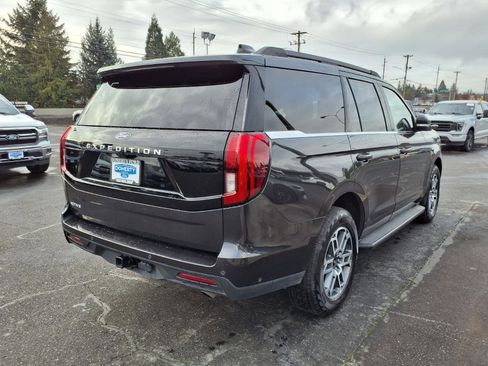 Certified 2025 Ford Expedition Active image 5