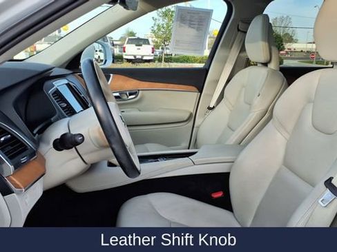 Used 2021 Volvo XC90 T6 Momentum w/ Climate Package image 17