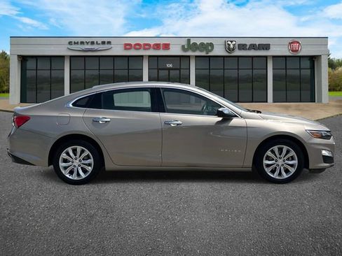 Used 2024 Chevrolet Malibu LT FWD image 3