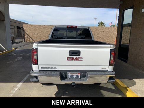 Used 2018 GMC Sierra 1500 SLT w/ Enhanced Driver Alert Package image 5