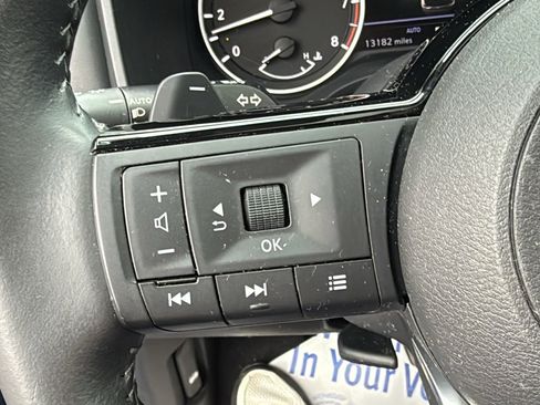 Certified 2022 Nissan Rogue SV w/ SV Premium Package image 10