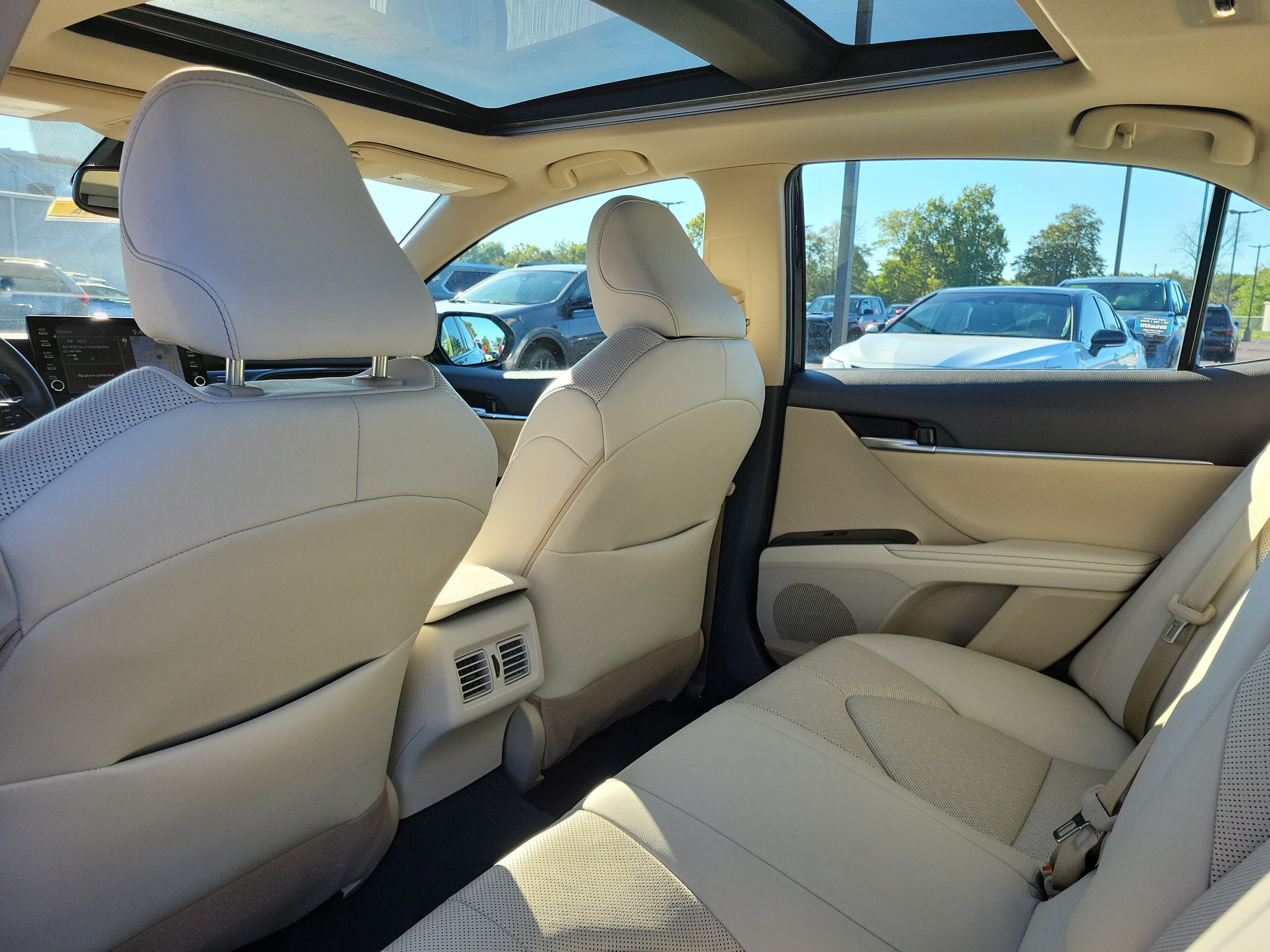 Used 2024 Toyota Camry XLE w/ Navigation Package FWD image 14
