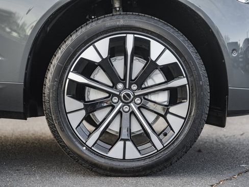 New 2026 Volvo XC60 B5 Ultra w/ Protection Package Premier image 17