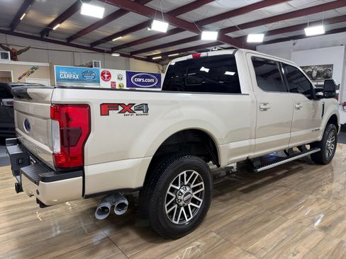 Used 2017 Ford F250 Lariat w/ Lariat Ultimate Package AWD/4WD image 5