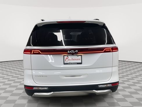 Used 2024 Kia Carnival SX Prestige image 14