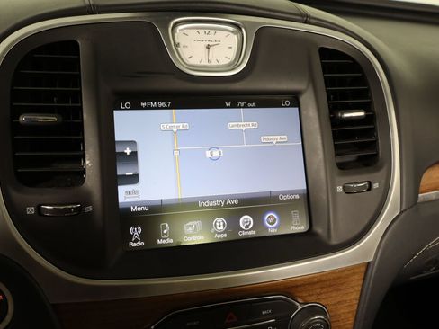 Used 2015 Chrysler 300 C Platinum w/ Harman/Kardon Audio Group AWD/4WD image 35