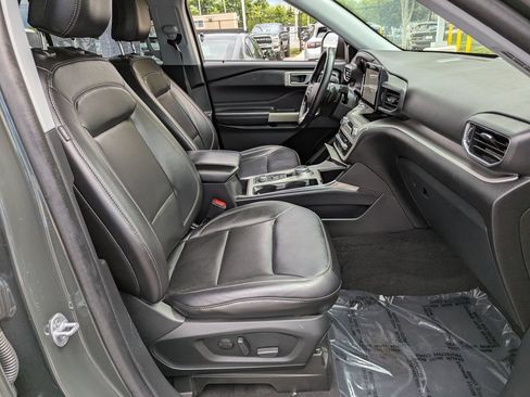 Used 2021 Ford Explorer XLT w/ Equipment Group 202A AWD/4WD image 38