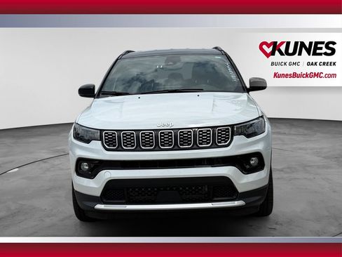 Used 2025 Jeep Compass Limited AWD/4WD image 3