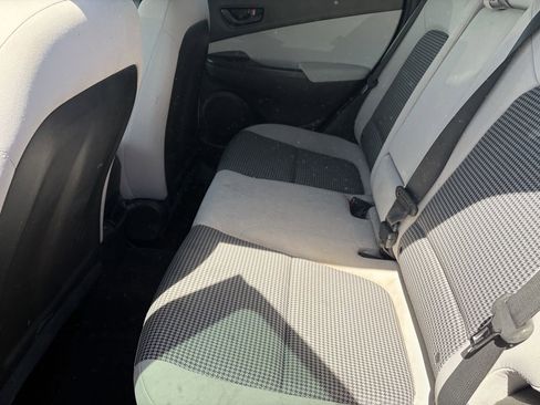Used 2023 Hyundai Kona SE w/ Cargo Package FWD image 12