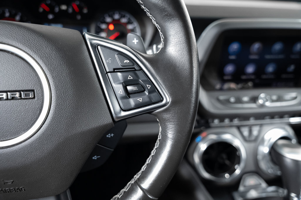 Used 2020 Chevrolet Camaro LT w/ Technology Package RWD image 28